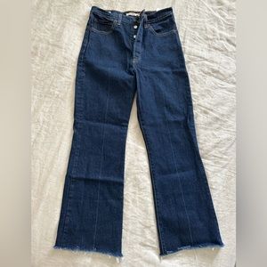 Levi’s Premium Ribcage Boot (Size 29) Like NEW!